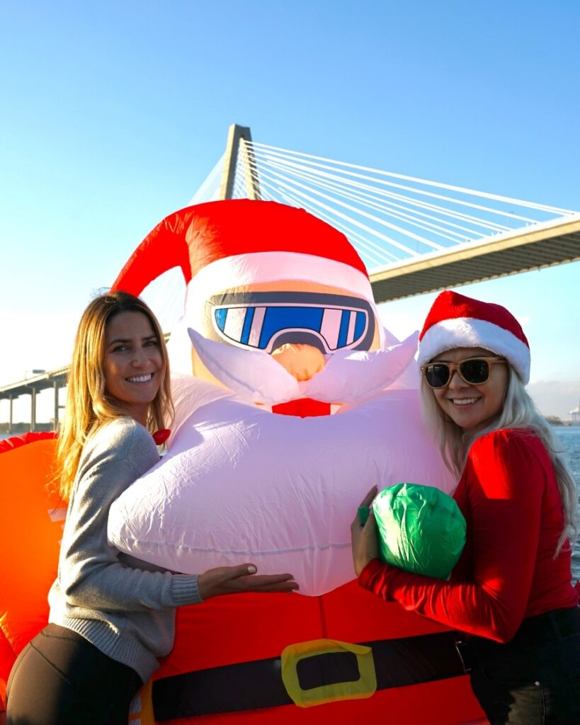 charleston-christmas-boat-cruise-santa-inflatable