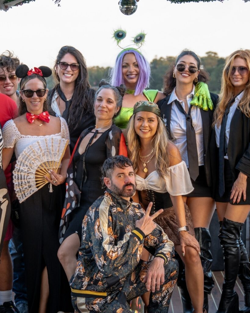 charleston-themed-boat-party-group-costumes