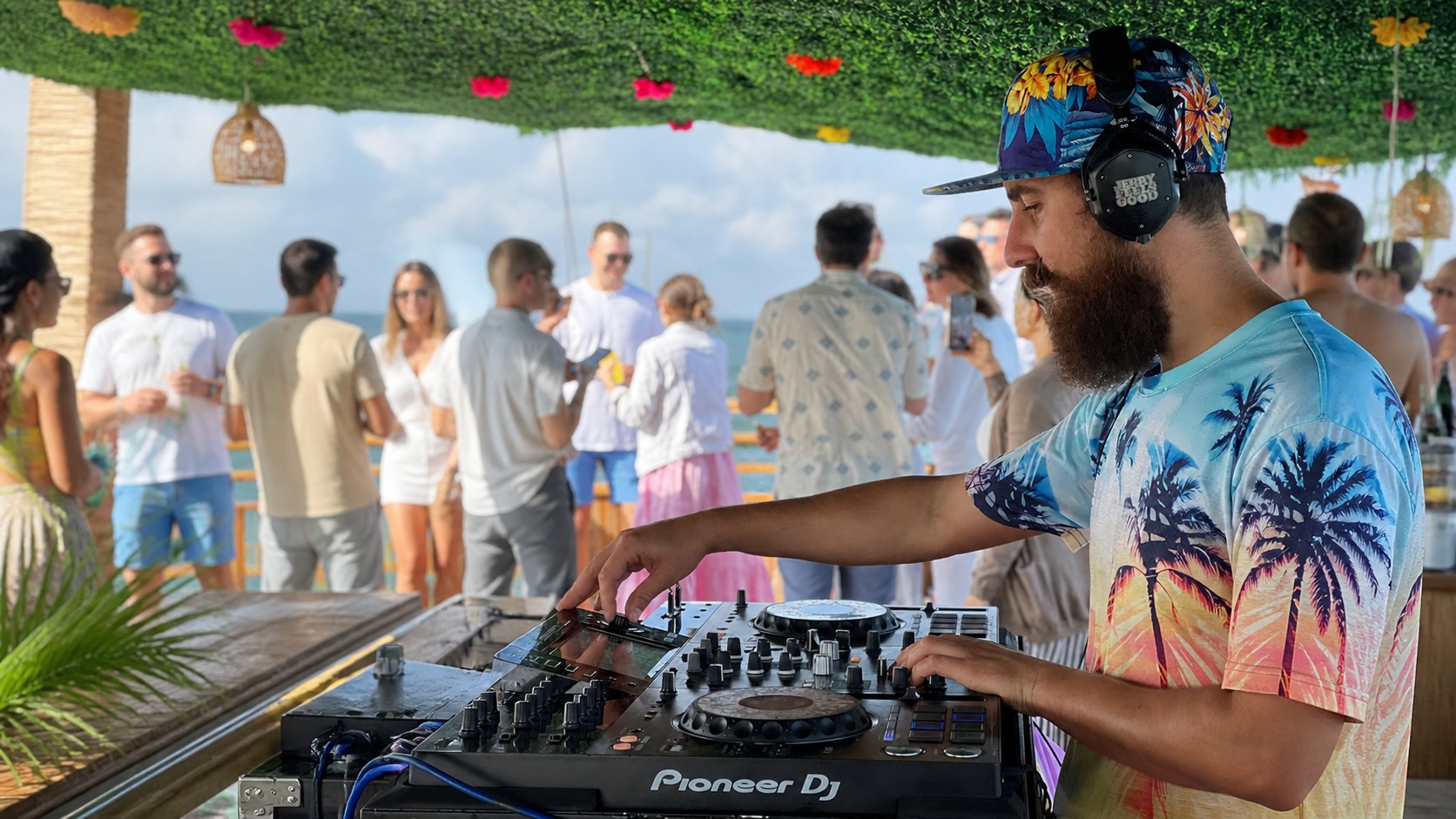 A parti boat tour with a DJ onboard DJ on a Party Boat Tour